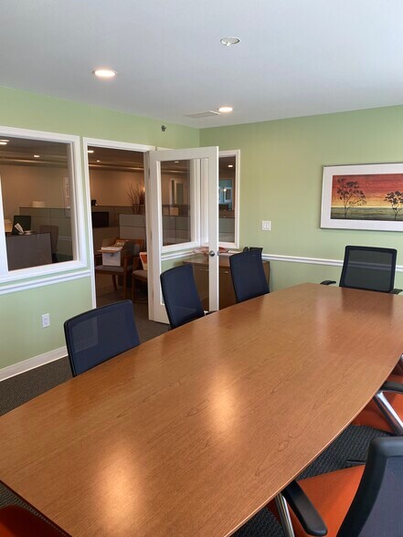 N79W14756 Appleton Ave, Menomonee Falls, WI à louer - Photo du bâtiment - Image 3 de 7