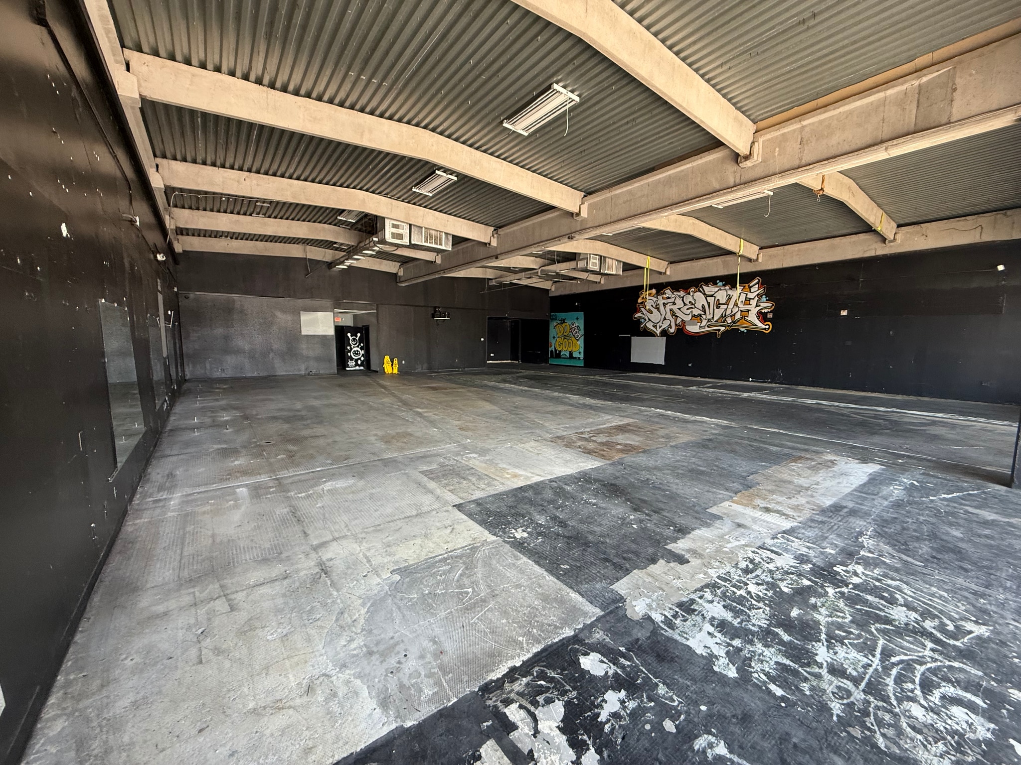 5702 S Staples, Corpus Christi, TX à louer Photo intérieure- Image 1 de 2