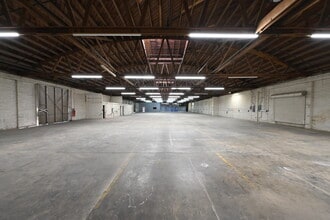 15023-15035 Califa St, Van Nuys, CA for lease Interior Photo- Image 1 of 3