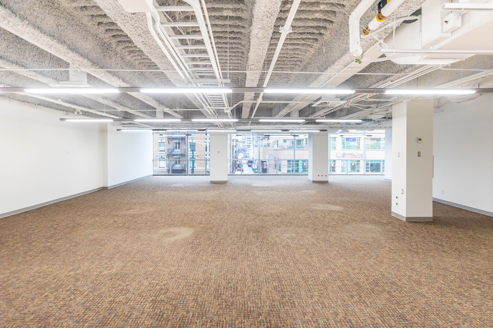 969 Robson St, Vancouver, BC à louer Photo intérieure- Image 1 de 6