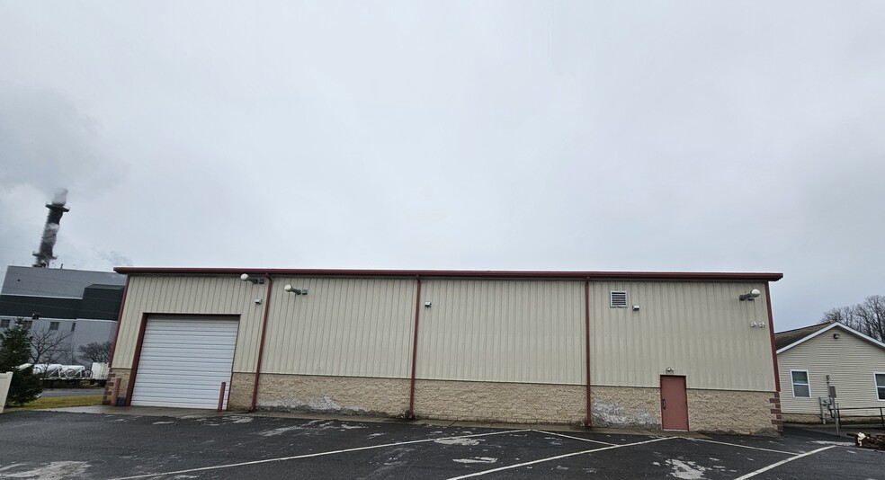 11 Brick Kiln Ct, Northampton, PA for lease - Building Photo - Image 3 of 3