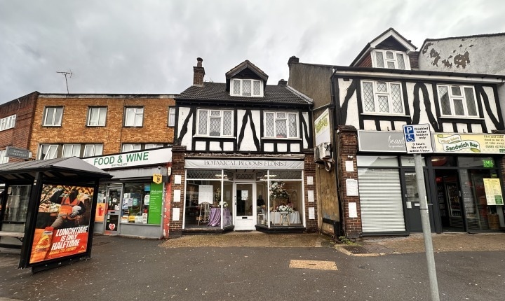 211 Godstone Rd, Whyteleafe for lease Primary Photo- Image 1 of 5