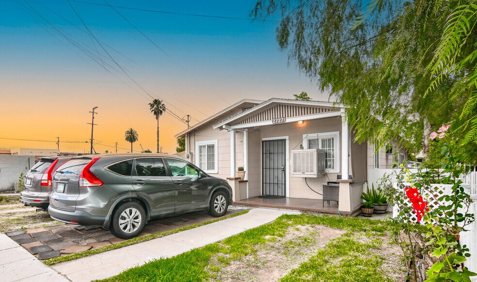 27271 Pacific St, Highland, CA à vendre - Photo du bâtiment - Image 3 de 8