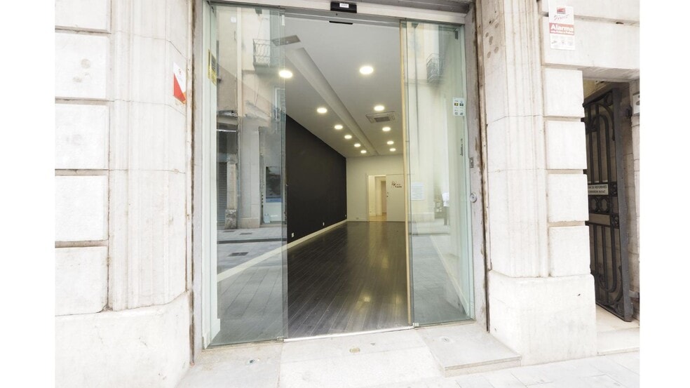 Retail in Figueres, Gerona for lease - Interior Photo - Image 1 of 2