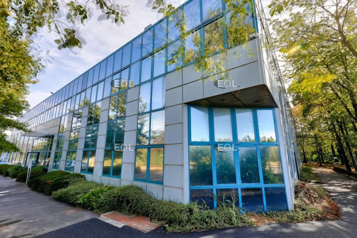 Flex in Fresnes for lease Building Photo- Image 1 of 12