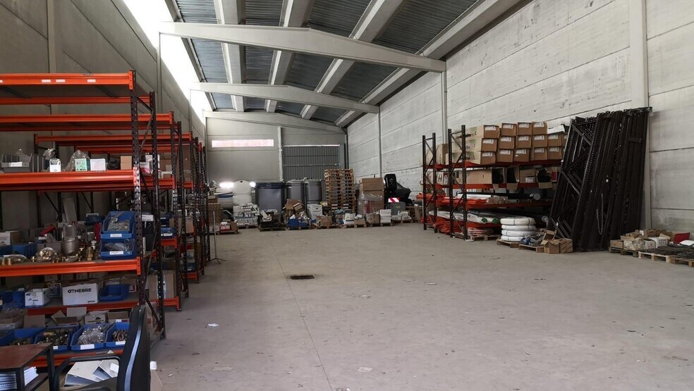 Industriel dans Cáceres, Cáceres à vendre - Photo du bâtiment - Image 2 de 2