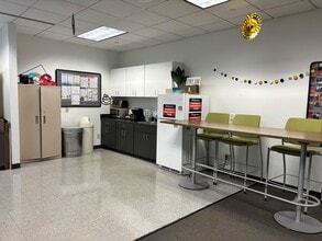 11492 Bluegrass Pky, Louisville, KY à louer Photo intérieure- Image 1 de 11