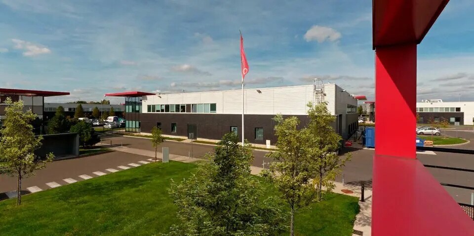 Flex in La Courneuve for lease - Building Photo - Image 2 of 3