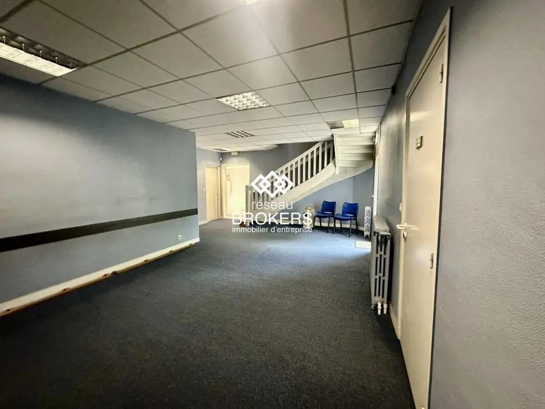 Office in Villiers-le-Bel for lease Interior Photo- Image 1 of 6