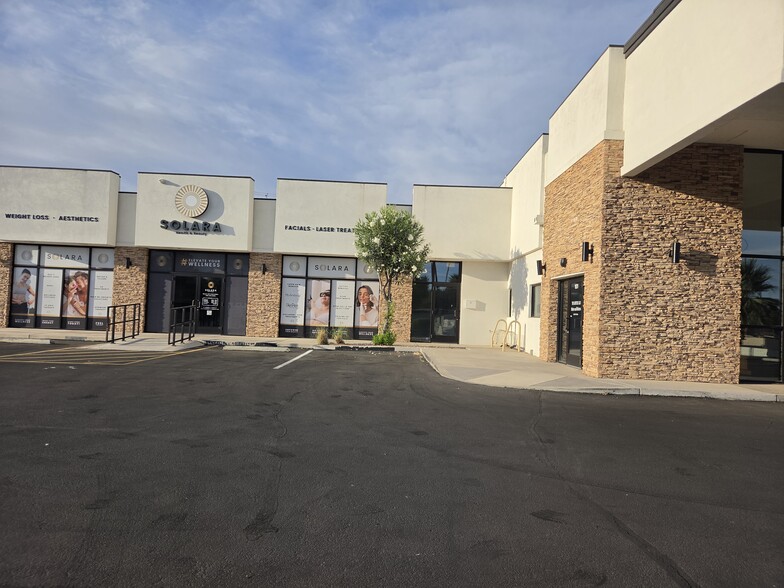 3246 E Indian School Rd, Phoenix, AZ for lease - Building Photo - Image 2 of 4