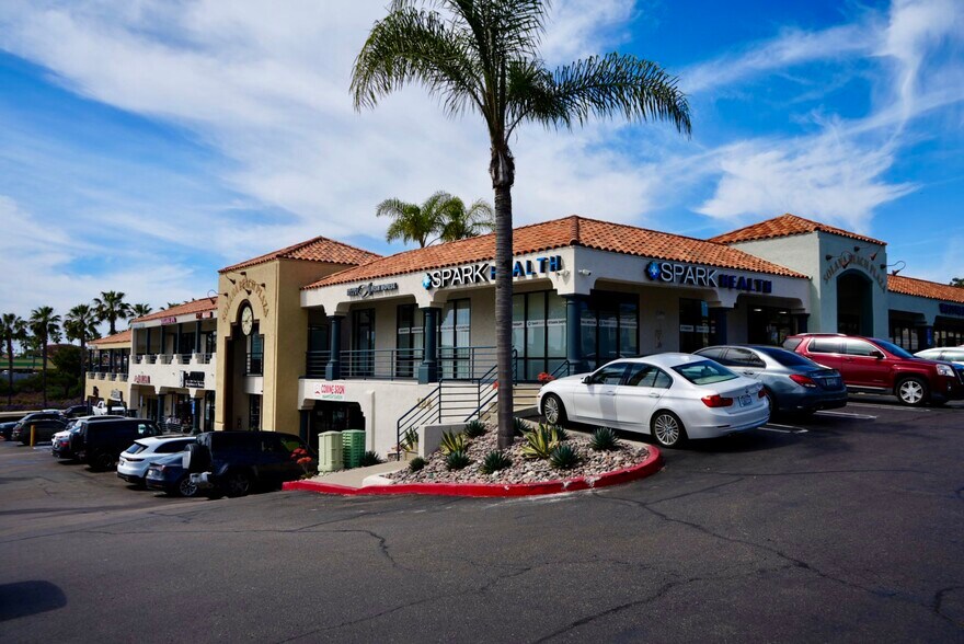 120-124 Lomas Santa Fe Dr, Solana Beach, CA à louer - Photo du bâtiment - Image 3 de 8