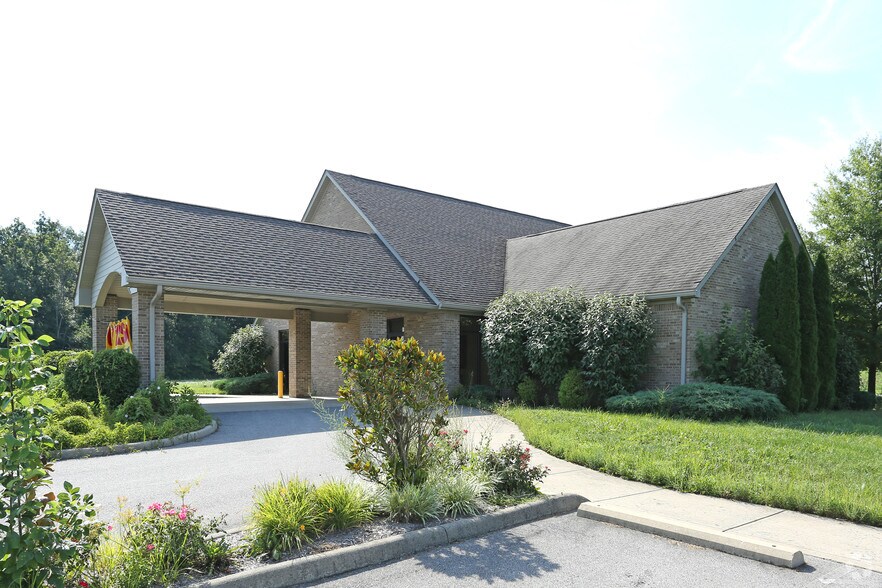7820 S Voyles Rd, Pekin, IN for lease - Building Photo - Image 2 of 6