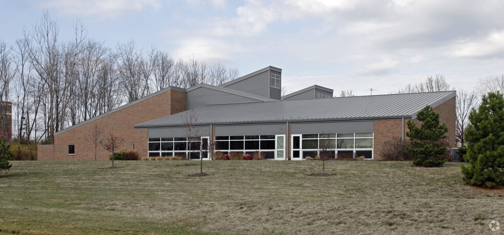 4455 Carver Woods Dr, Cincinnati, OH for sale - Building Photo - Image 2 of 2