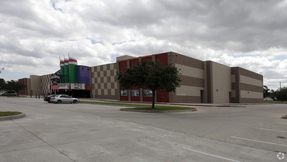 11410-11430 East Fwy, Houston, TX à louer - Photo du bâtiment - Image 3 de 9