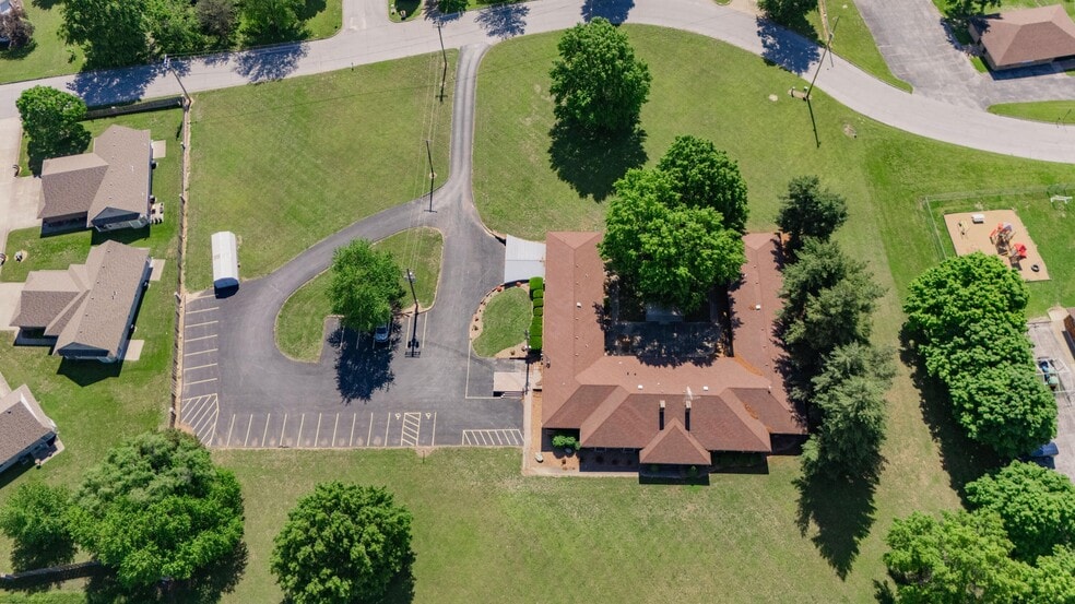 807 N Briarwood Dr, Bolivar, MO à vendre - Aérien - Image 2 de 47