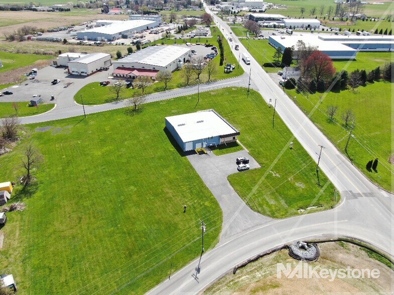 949 Poplar Rd, Honey Brook, PA à louer - Photo du bâtiment - Image 2 de 5