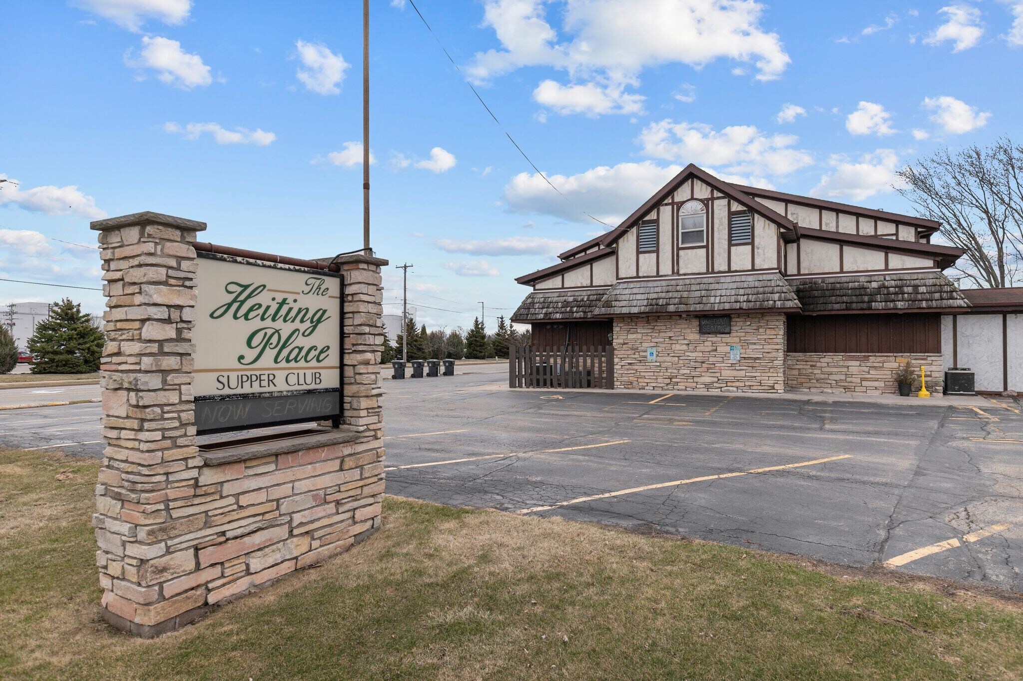1101 W North Ave, Little Chute, WI for lease Primary Photo- Image 1 of 18