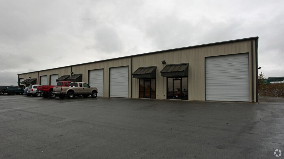 304 Sand Hill Rd, La Vergne, TN à louer - Photo du bâtiment - Image 2 de 4