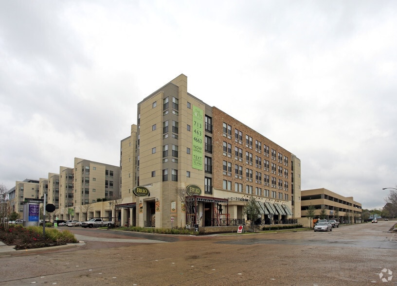 12808 Queensbury Ln, Houston, TX à louer - Photo du bâtiment - Image 3 de 55