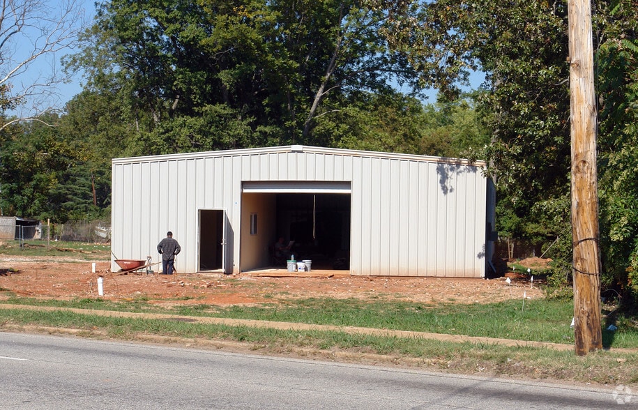 2710 Old Buncombe Rd, Greenville, SC for sale - Building Photo - Image 2 of 5