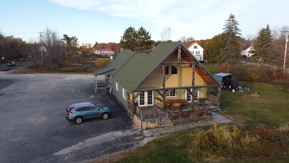 1055 Lewiston Rd, New Gloucester, ME à vendre - Photo du bâtiment - Image 2 de 15