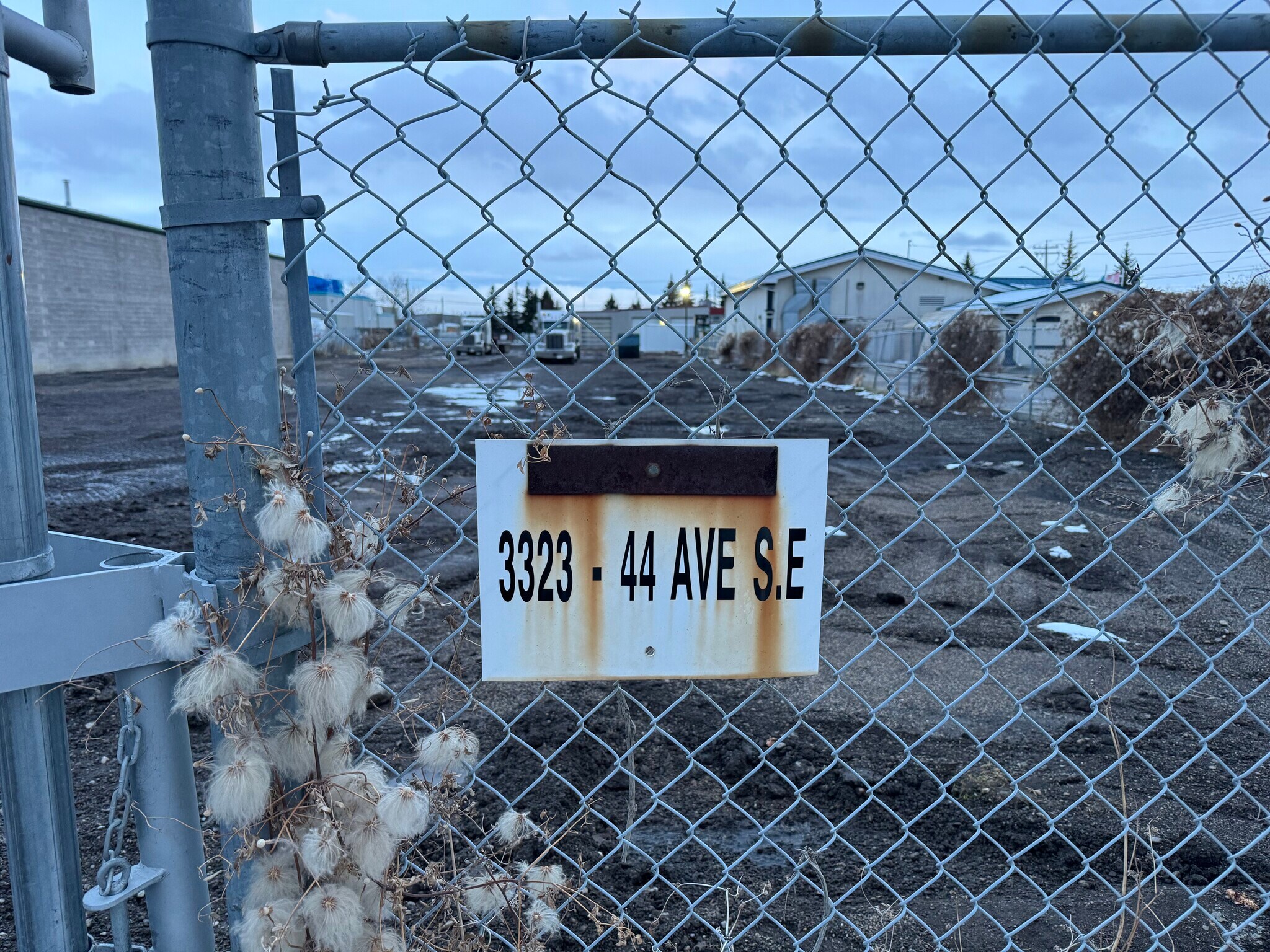 3323 44 Ave SE, Calgary, AB à vendre Autre- Image 1 de 1