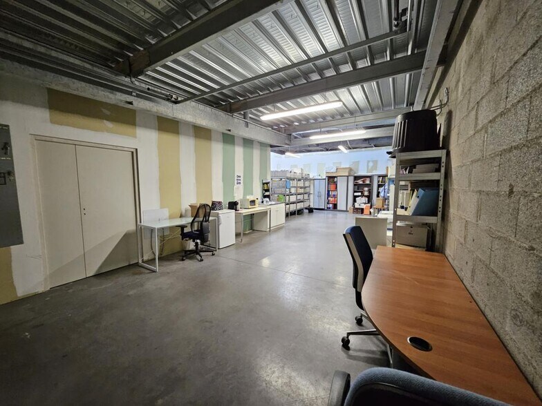 Local d'activités dans La Farlède à vendre - Photo du bâtiment - Image 1 de 6