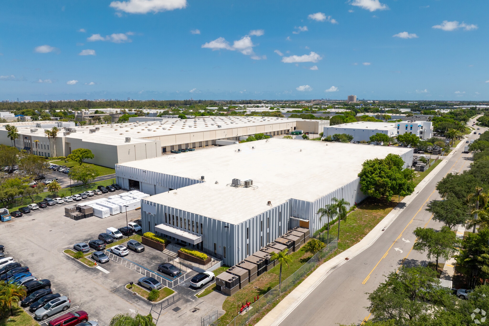 10100 NW 25th St, Miami, FL for lease Interior Photo- Image 1 of 7