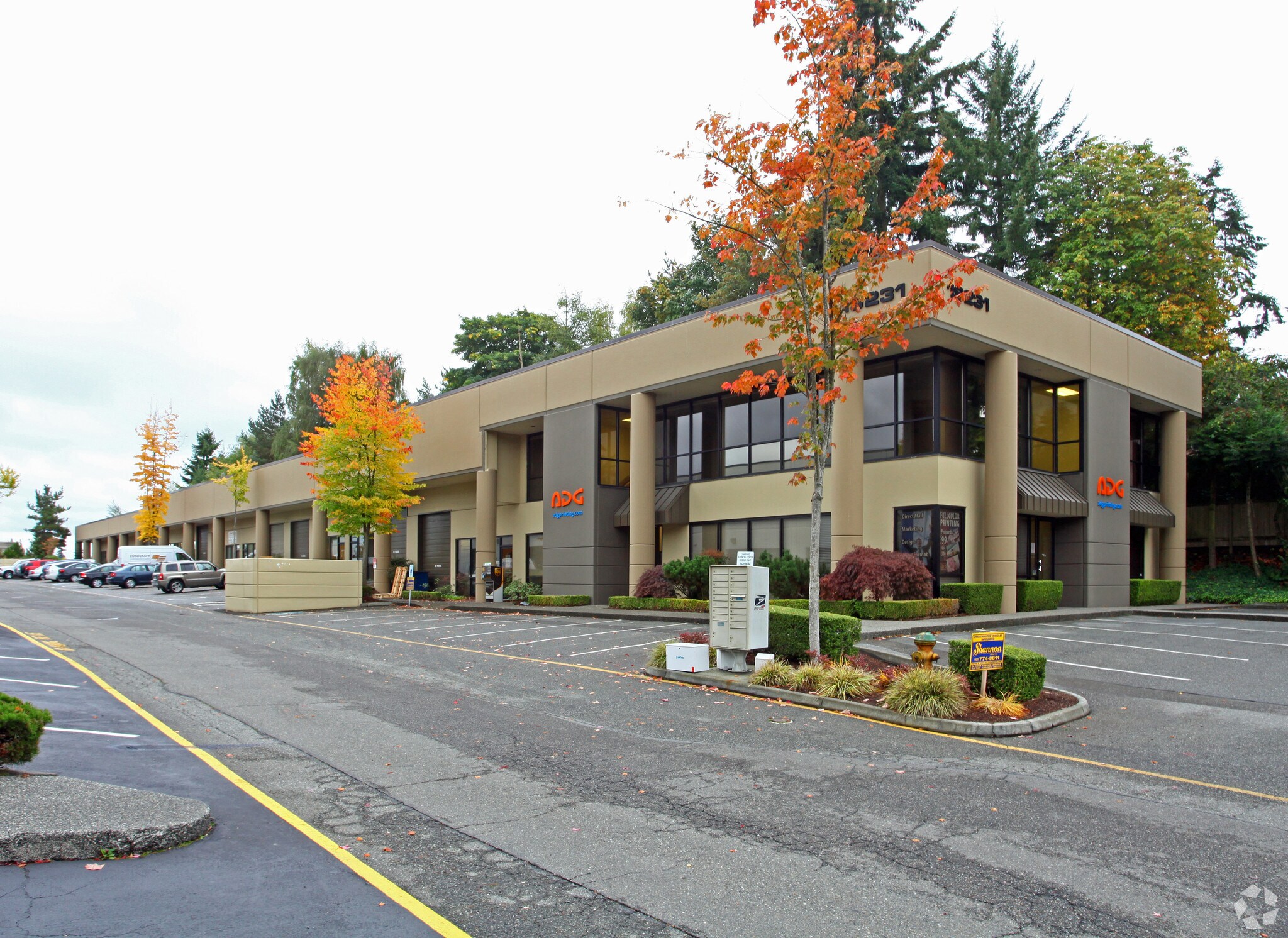 19231 36th Ave W, Lynnwood, WA à louer Photo principale- Image 1 de 7