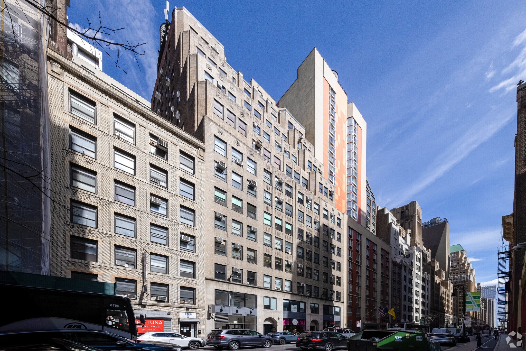 347 W 36th St, New York, NY à louer Photo du bâtiment- Image 1 de 9