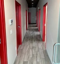 308 N 48th St, Lincoln, NE for lease Interior Photo- Image 2 of 3