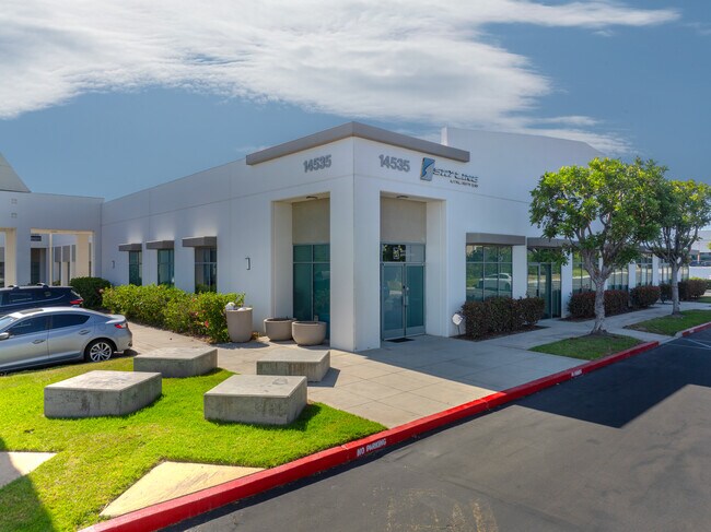 Plus de détails pour 14525 Valley View Ave, Santa Fe Springs, CA - Plusieurs types d'espaces à louer