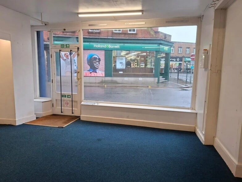 10 Market Pl, Melton Mowbray for lease - Interior Photo - Image 3 of 11