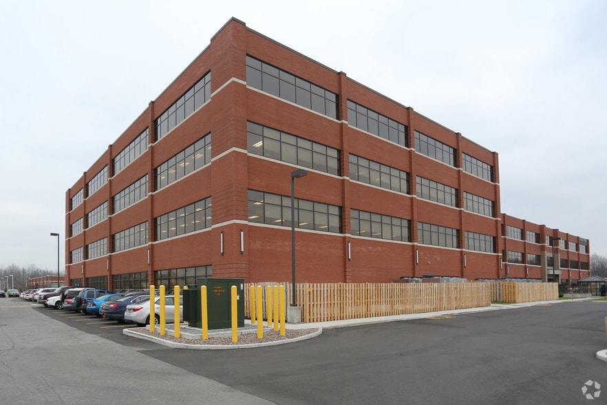 480 Crosspoint Pky, Getzville, NY à louer - Photo du bâtiment - Image 2 de 3