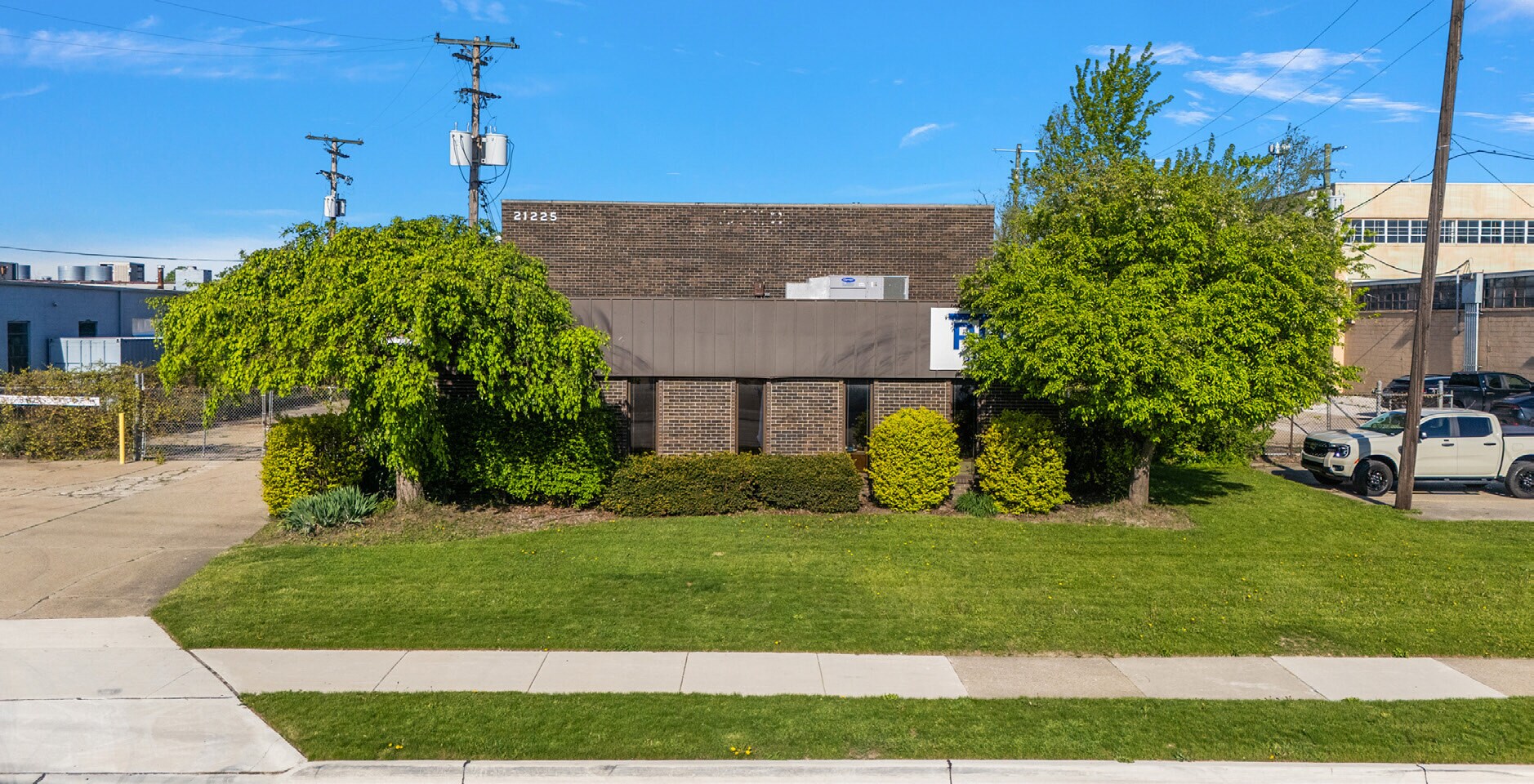 21225 Mullin Ave, Warren, MI à vendre Photo du bâtiment- Image 1 de 7