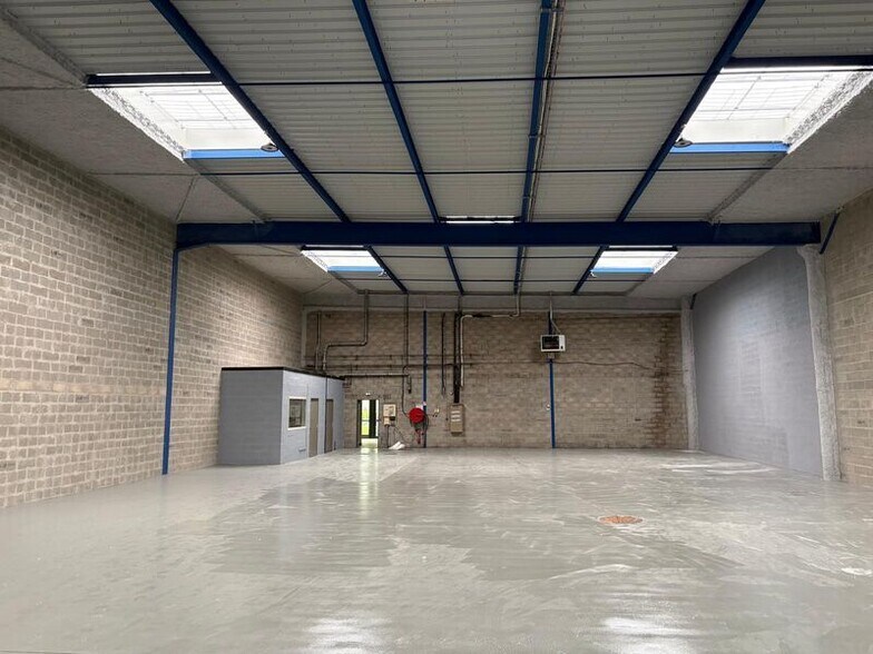 Flex dans Alfortville à louer - Photo du bâtiment - Image 2 de 16