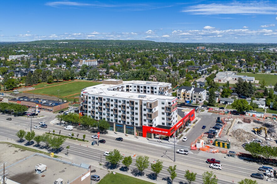 540 16 Av NE, Calgary, AB à louer - Aérien - Image 3 de 3