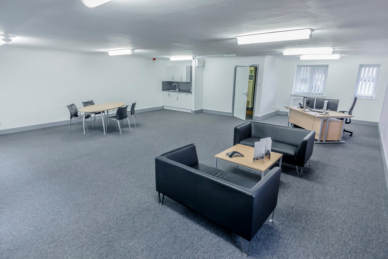 Woodlands, Bradley Stoke, SGC BS32 4NH - Unité 23 - - Photo intérieure - Image 2 of 6