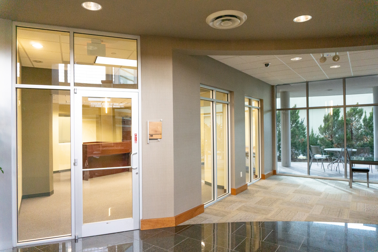 8111 E 32nd St N, Wichita, KS à louer Photo du bâtiment- Image 1 de 4