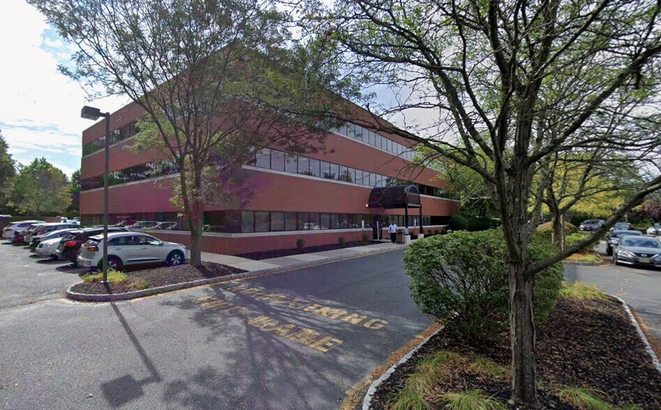 579 Cranbury Rd, East Brunswick, NJ for lease - Building Photo - Image 2 of 3