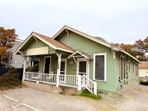 108 W 38th St, Austin, TX for lease Interior Photo- Image 1 of 2