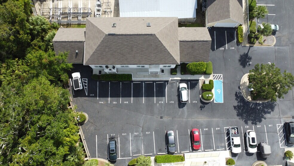 172-184 Follins Ln, Saint Simons Island, GA à louer - Photo du bâtiment - Image 2 de 32