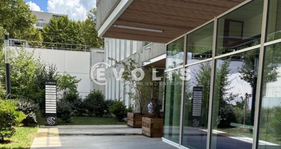 70 A Cours Tolstoï, Villeurbanne for sale - Building Photo - Image 1 of 11