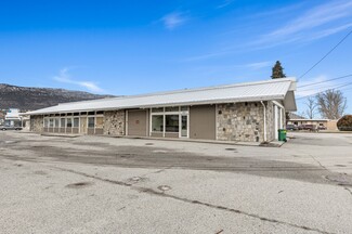 Plus de détails pour 825 Westminster Av W, Penticton, BC - Vente au détail à louer