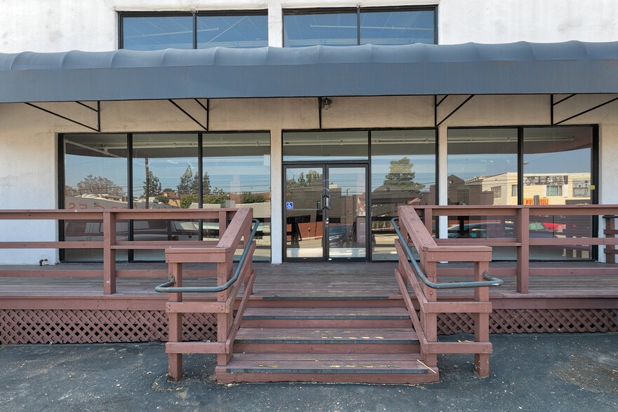 2235-2251 S Sepulveda Blvd, Los Angeles, CA for sale - Building Photo - Image 3 of 19