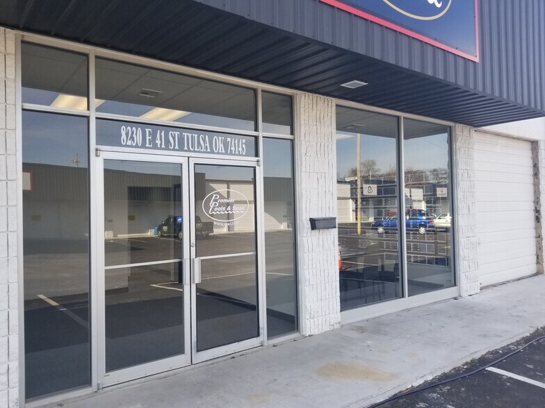 8240-8290 E 41st St, Tulsa, OK à louer - Photo du bâtiment - Image 2 de 12