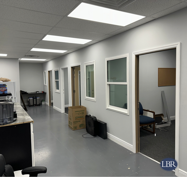 2490 S Harbor City Blvd, Melbourne, FL à vendre - Photo intérieure - Image 3 de 12