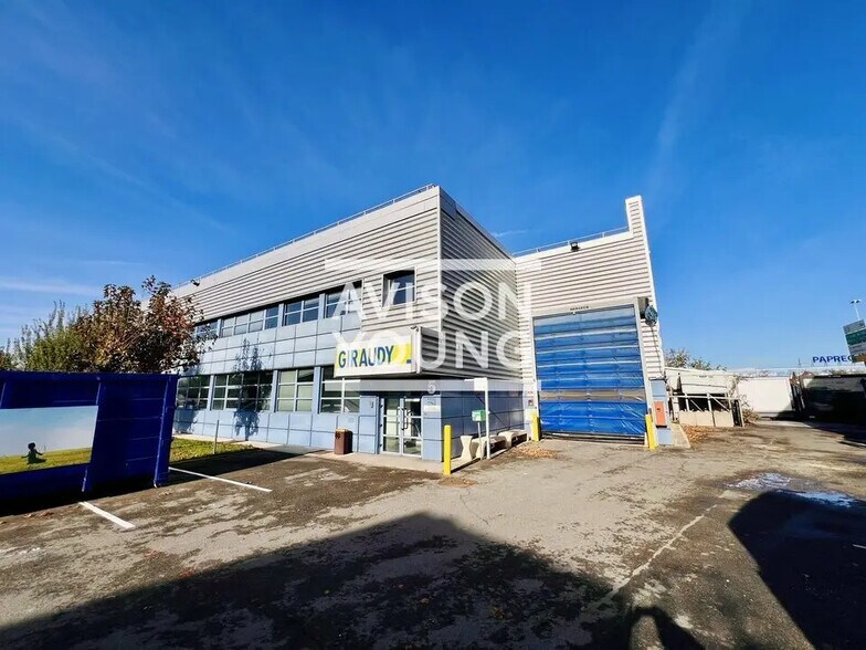 Flex dans La Courneuve à louer - Photo du bâtiment - Image 2 de 8