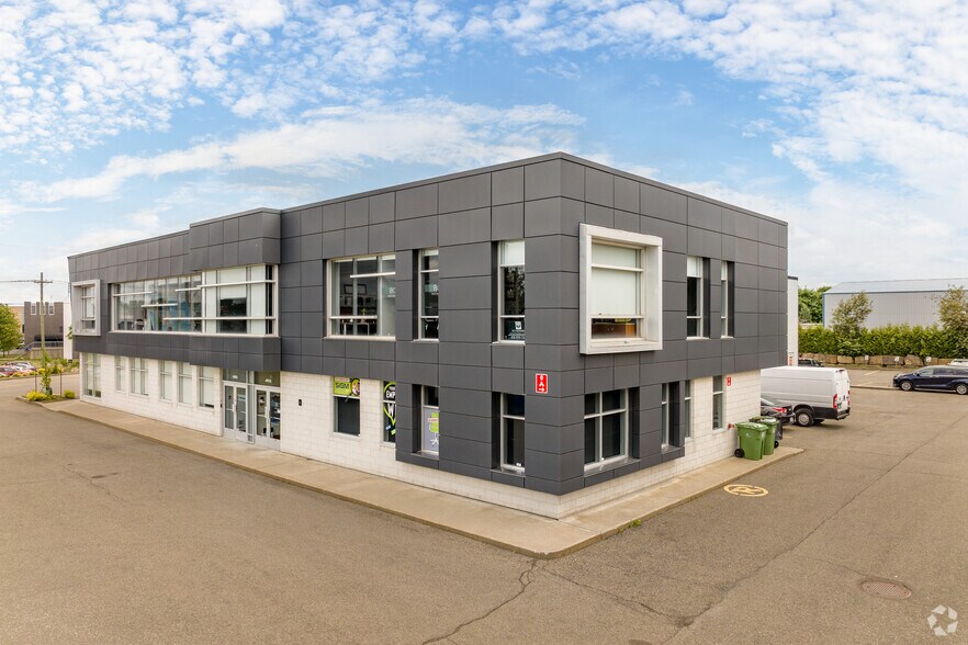 4825-4915 Rue Ambroise-Lafortune, Boisbriand, QC à vendre - Photo du bâtiment - Image 2 de 4