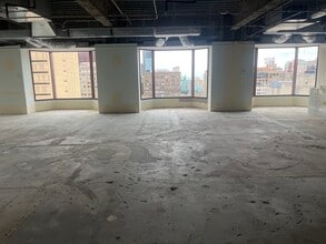 425 S Financial Pl, Chicago, IL for lease Building Photo- Image 2 of 3